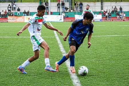 Foto|Luis Fernando Trejos|LA PATRIA Ayer comenzó la edición XXXII de la Copa LA PATRIA Juan Augusto Jaramillo, en la cancha sintética Luis Fernando Montoya de Manizales y en el Polideportivo de Villamaría. Se darán cita 360 jugadores de todo el país, menores de 23 años, que conforman 12 equipos. Una oportunidad para ingresar al fútbol profesional como ha ocurrido con algunos que hoy son figuras.