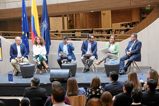 La edición 2024 de Europortunidades: Programa de becas, financiación y apoyo a la investigación de la Unión Europea se extenderá hasta hoy en la Universidad de Caldas. La abrieron ayer el embajador de la Unión Europea en Colombia, Gilles Bertrand; la ministra de Ciencia, Tecnología e Innovación, Yesenia Olaya; el viceministro de Educación, Ricardo Forero, y la presidenta (e) del Icetex, Patricia Abadía. Un espacio para el afianzamiento de las relaciones internacionales, que deben aprovechar los asistentes d