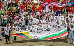 Las iglesias cristianas de Colombia convocan para hoy en varias ciudades del país a una marcha en favor de la paz. La invitación es para todos los que crean en Jesús, independiente de la religión que profesen. En Manizales saldrá de El Triángulo a la 1:00 p.m. hasta llegar al parque Ernesto Gutiérrez, donde habrá una concentración. Invitan a asistir con camiseta blanca, llevar la bandera nacional y pancartas alusivas a Jesús.