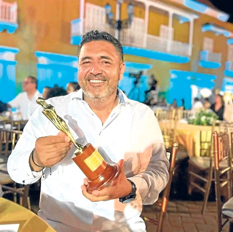 Telecafé ganó premio India Catalina con Freelance Producciones, al Mejor Vodcast. Wilmer Sotto, director de Freelance, dice que han sido 20 años de trabajo para la región y para el canal, que les ha dado la posibilidad de contar historias y desarrollar los formatos. Se destacaron también otros caldenses: Alexei Castaño, Mauricio Gallego, Javier Hernández, Ricardo Orrego, Pablo Arango y Juan Rafael Rincón. Telecafé ganó premio India Catalina con Freelance Producciones, al Mejor Vodcast. Wilmer Sotto, director de Freelance, dice que han sido 20 años de trabajo para la región y para el canal, que les ha dado la posibilidad de contar historias y desarrollar los formatos. Se destacaron también otros caldenses: Alexei Castaño, Mauricio Gallego, Javier Hernández, Ricardo Orrego, Pablo Arango y Juan Rafael Rincón.