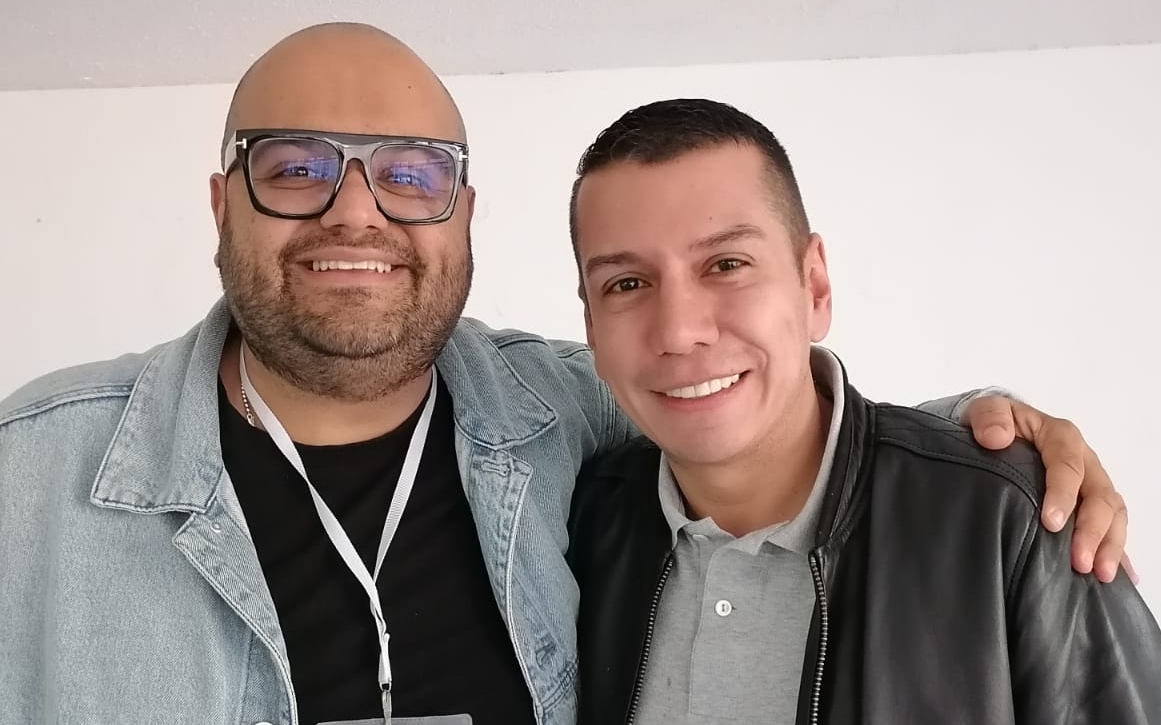 Fotos | cortesía Fenalco Caldas | LA PATRIA Chicho Arias, finalista de Máster Chef Celebrity Colombia, en compañía de Juan José Silva Serna, director ejecutivo de Fenalco Caldas.