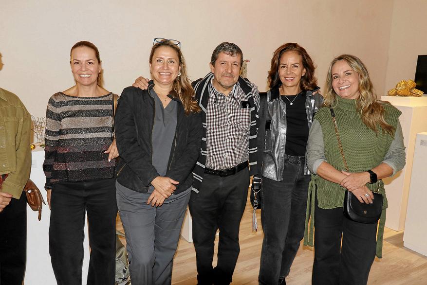Natalia Londoño, Liliana Lizcano, Alejandro Mejía, María Clemencia Uribe, Victoria Eugenia Botero.