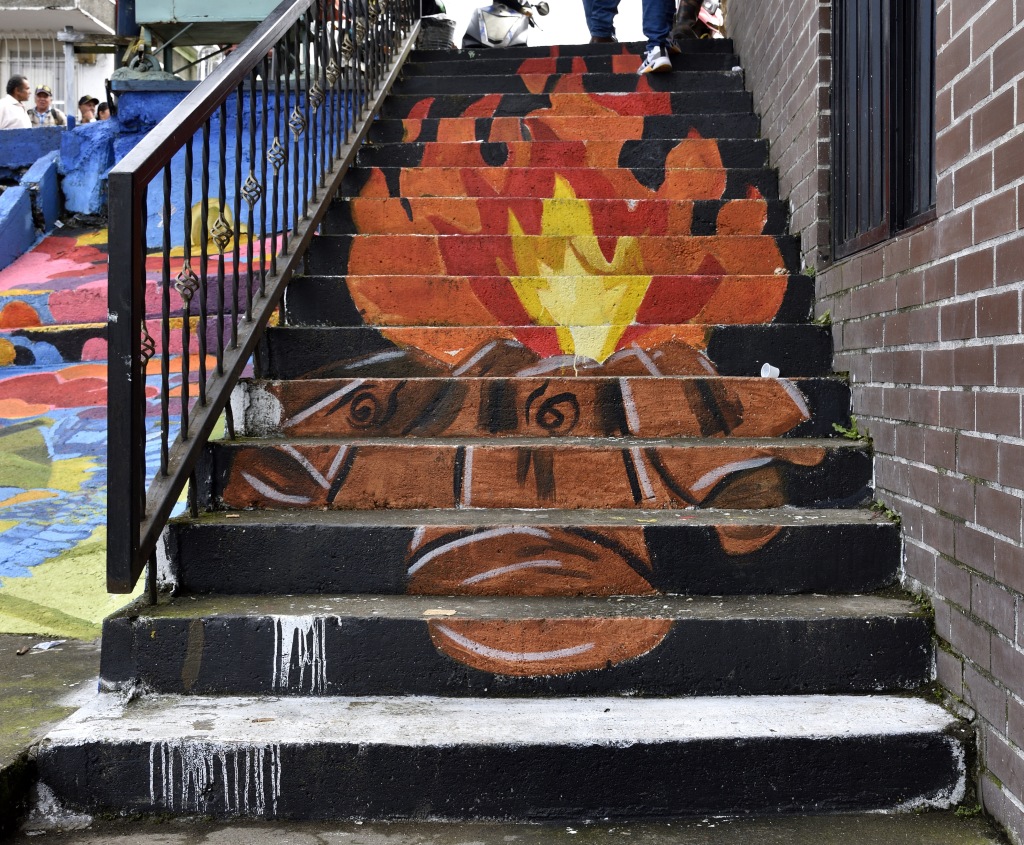 Detalles del mural de las escaleras del barrio Palenque