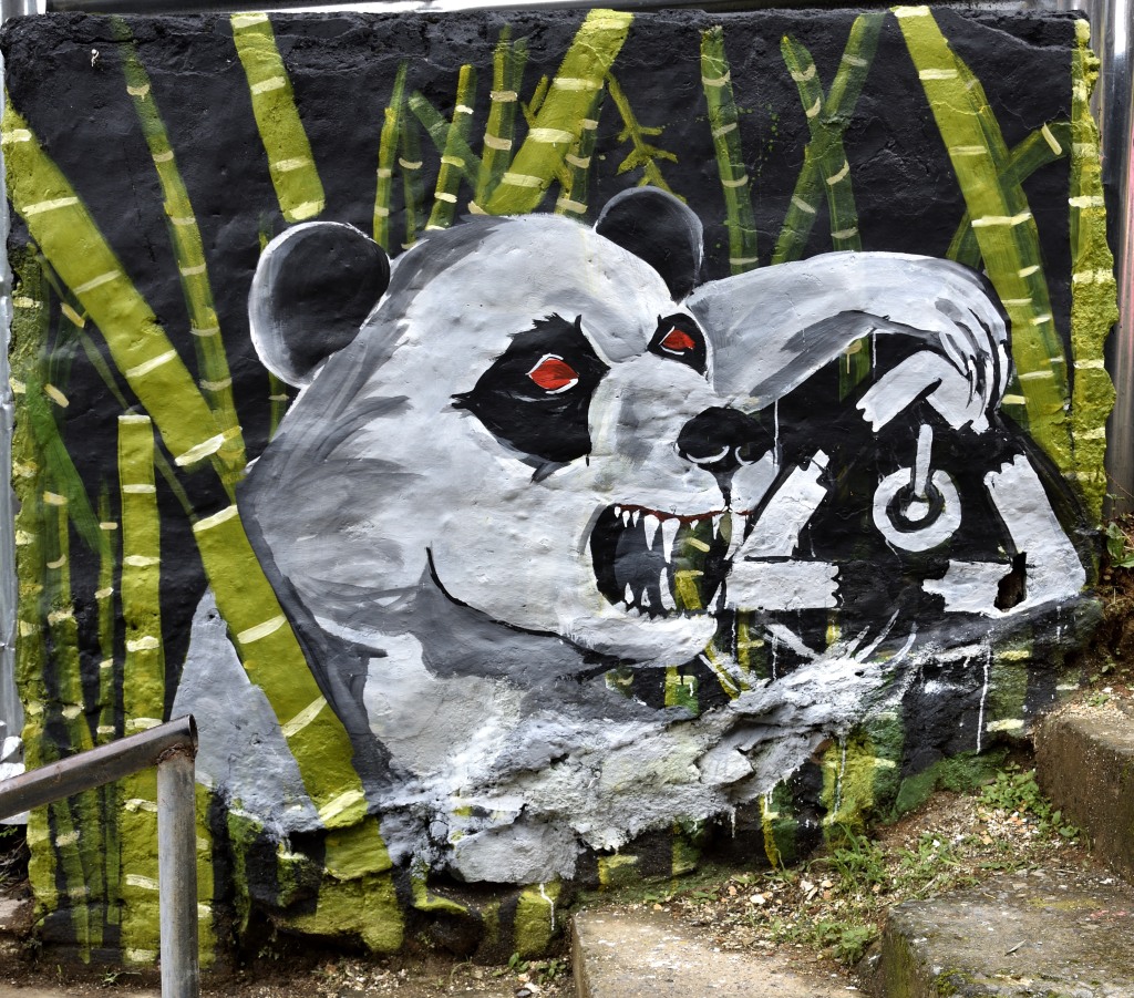 Detalles del mural de las escaleras del barrio Palenque