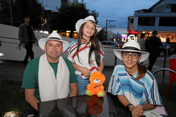 Pedro Ospina, Salomé Ospina y Tatiana Torres viajaron desde Medellín a disfrutar las ferias.