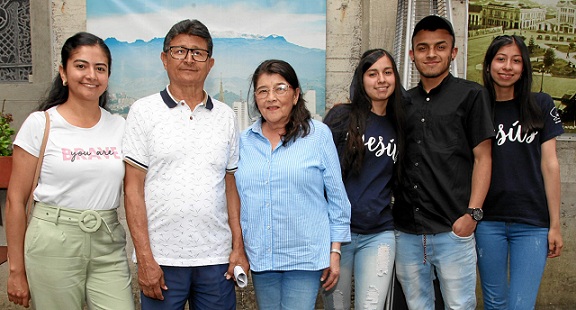 Lina María Rodríguez, Alirio Rodríguez, María Olga García, Alejandra Valencia, Michael Quintero y Vanessa Valencia.