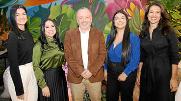 Catalina Alabarán Mejía, Lina María Gómez, Sandro Julián Arango, Alejandra Murillo y Elsa María Arias.