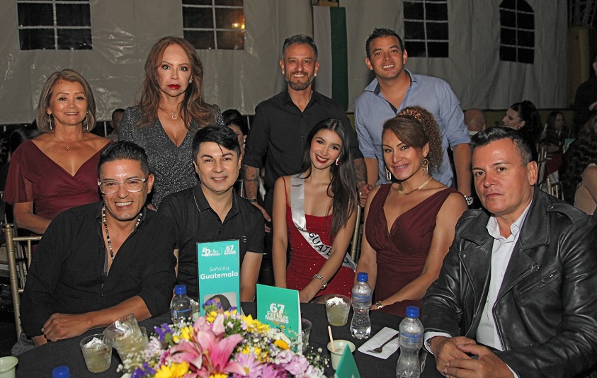 Martha Salazar, Carlos Ruiz, Nelson Arboleda, Liliany Tabares, Álvaro Cardozo, Mónica Liliana Díaz y Daniela Estrada.