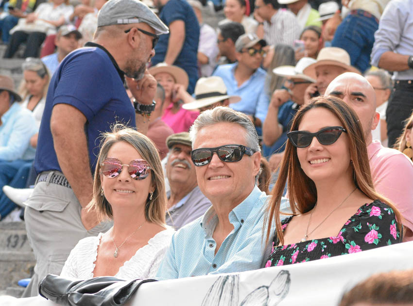 Foto | Freddy Arango | LA PATRIA Liliana Martínez, Luis Emilio Sierra y Stefanía Sierra  Martínez.