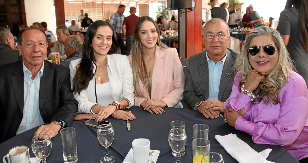 Luis Largo Cortés, Lina Marcela Villegas, Yisney Gómez Carvajal, Julián González Gaviria y Dora Inés Grisales. Luis Largo Cortés, Lina Marcela Villegas, Yisney Gómez Carvajal, Julián González Gaviria y Dora Inés Grisales.