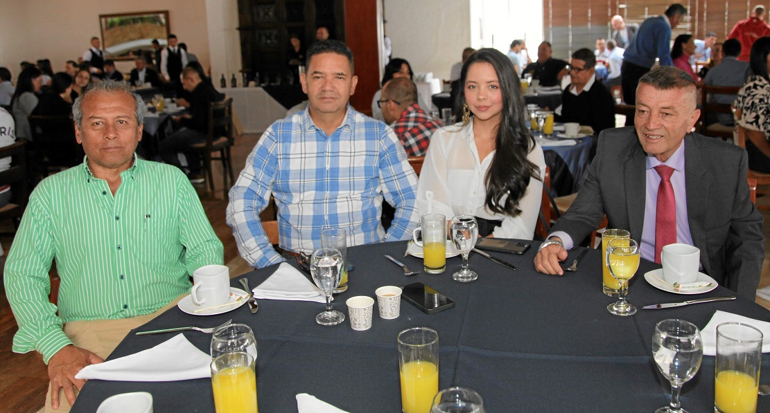 Carlos Alape Valencia, Diego Garzón, Valeria Garzón y Juan Manuel Morales Parra. Carlos Alape Valencia, Diego Garzón, Valeria Garzón y Juan Manuel Morales Parra.