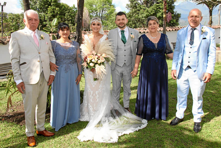 Marino Vega Cardona, Gladys Ceferino Motta, Adriana Vega Ceferino, Róbinson González Aguirre, Blanca Cecilia Aguirre Giraldo y Álvaro González Aguirre.