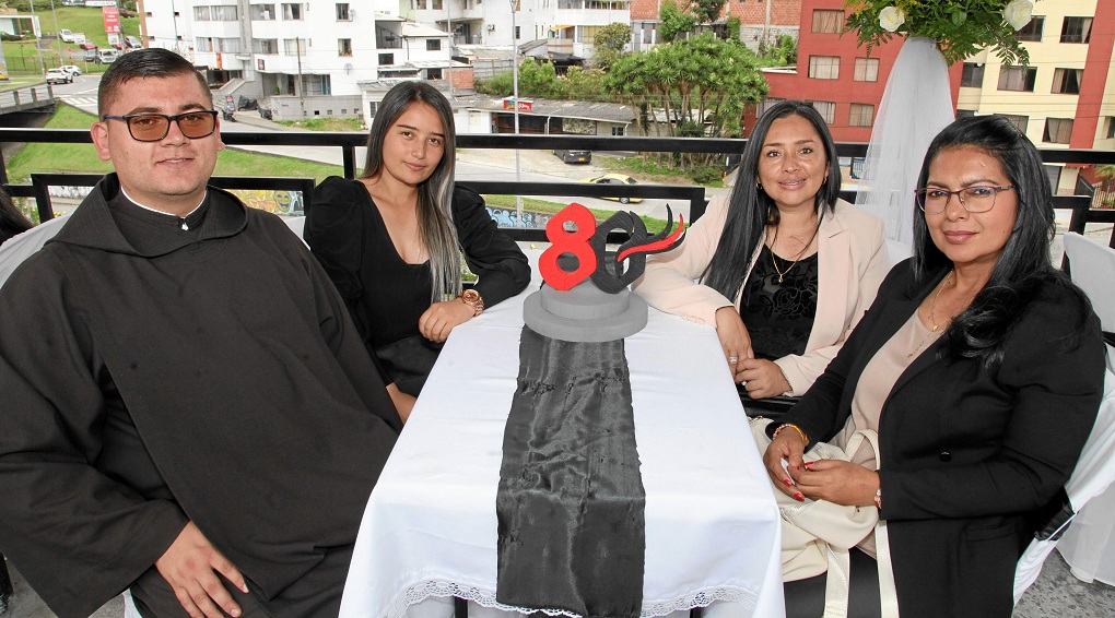 Fray Cleider Salazar, Alejandra Aguirre, Diana Carolina Arango y Marisabel Villarraga.