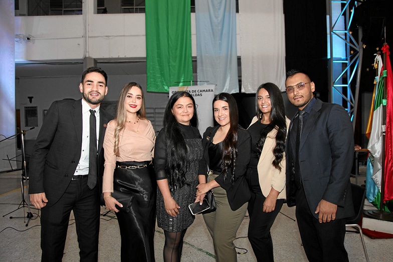 Cristian Camilo Marín, Melissa Yepes, Ángela Echeverri, María Camila Salinas, Laura Valentina Vélez y Telman David Ocampo