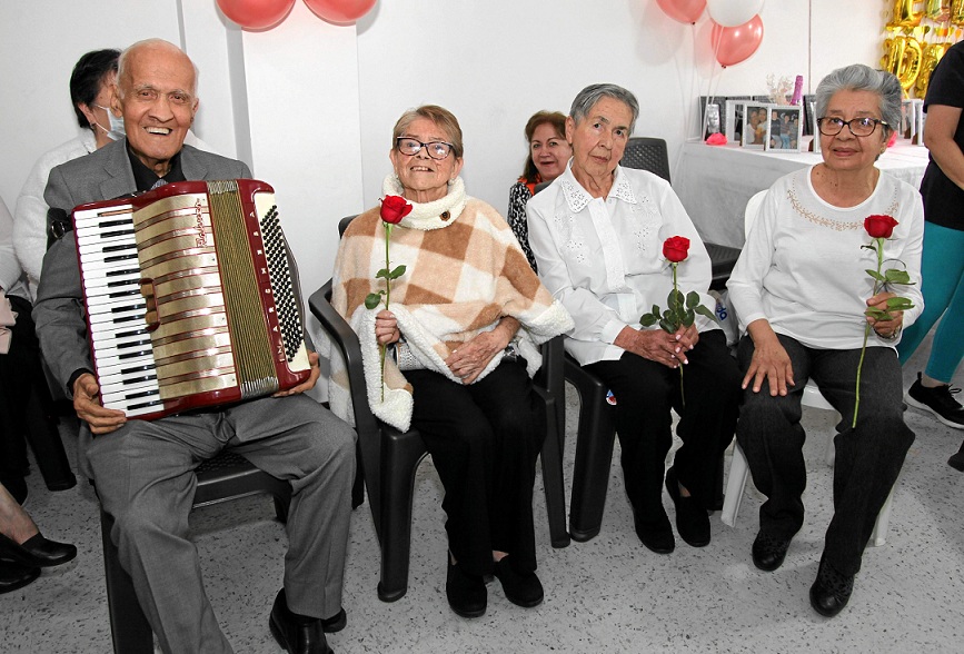 Óscar Gaviria Valencia, Marina Quintero, Rosalba Hincapié y Nidia Ortiz.