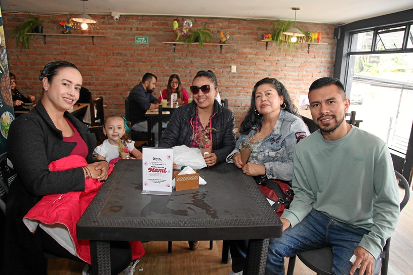 Alejandra Cárdenas, Paulina Gómez, Sandra Milena Villada, Luz Melba Reinosa y Santiago Alarcón.