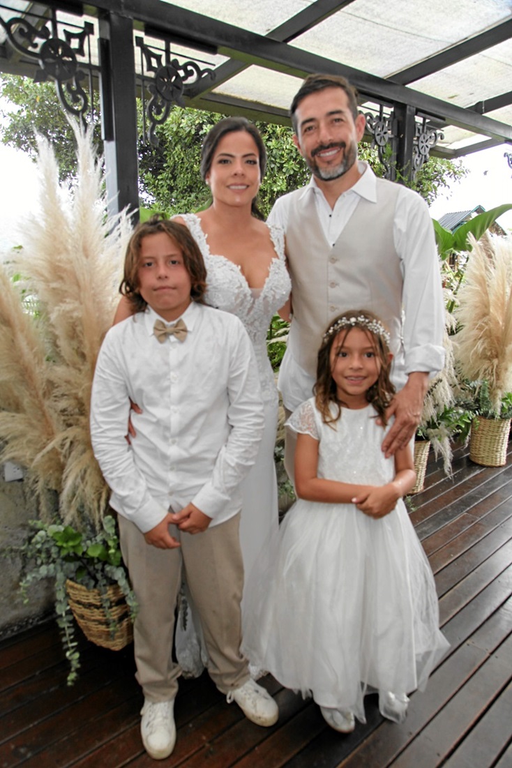 Vanesa Valencia, Sebastián Martínez, Tomás Tejada y Emma Martínez.