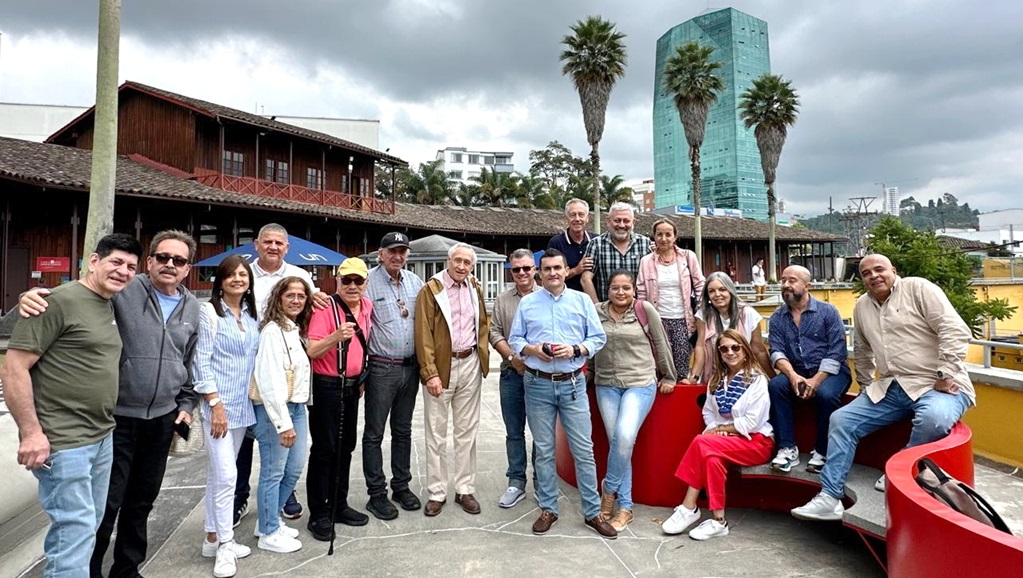 Fotos | Lector | LA PATRIA Juan Carlos Velasco Rojas, César Restrepo Bernal, Adriana Lasso Medina, Ana Mercedes Jaramillo Tascón, Gustavo Guzmán Rojas, Héctor Jaramillo Botero,´Gabriel Barreneche Ramos, José Soto Giraldo, Juan Gabriel Hurtado Isaza, Janier Giraldo Carvajal, Laddy Viviana Parra Echeverry, Gustavo Adolfo Agredo Cardona, Juan Carlos Osorio Ospina, Magda Lucía Quiroga, Margarita María Sierra Mejía, María Cristina Posada, Orlando Palacios Hincapié y César Restrepo Patiño.