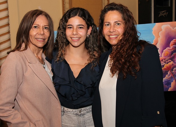 Fanny Marín, Juanita Ocampo y Claudia Duque.