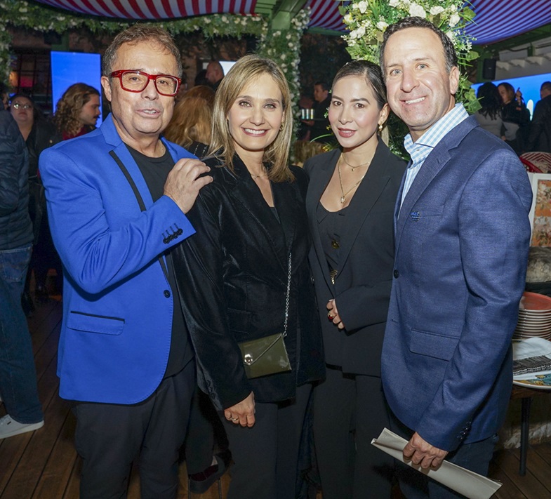 César Augusto Londoño, Inés María Zabaraín, Isabella Obregón y Felipe Arias.