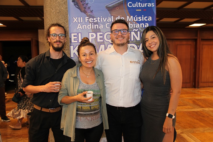 Rodrigo Prado, Érika Villa, Sebastián Correa y Paula Avilés.
