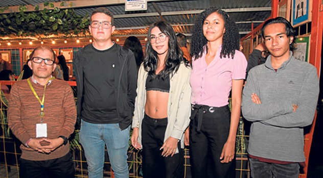 Jhon Jairo Montoya, Daniel Ramírez, Aria Buitrago, Lizeth Palacio y Juan David Valencia.