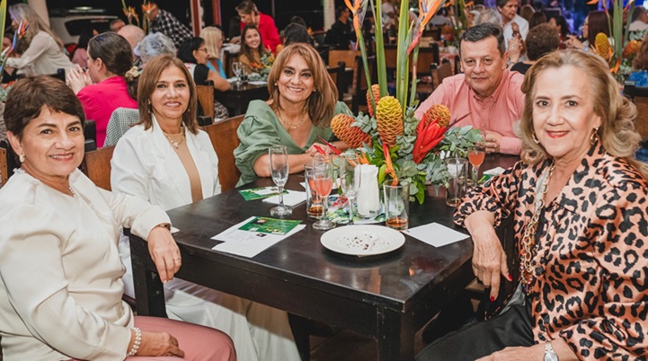 Nancy García, Ana María García, Lucy Yaneth García, Óscar Zapata y Gloria Inés Patiño.