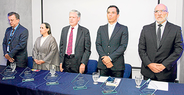 Jhon Jairo Duque, Natalia Castaño Díaz, directora de la Territorial de Salud de Caldas; Aurelio Calderón, Juan Felipe Valencia y Óscar Jaramillo, integrantes de la mesa principal.