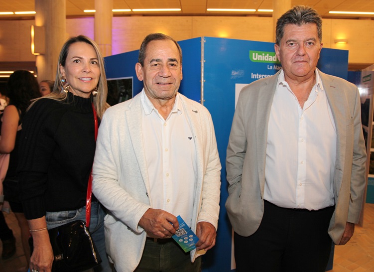 Luz María Calderón, Víctor Eduardo Pérez y Jorge Iván Mejía.