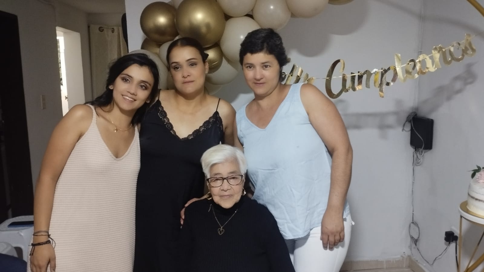 Jakeline Carmona, Luisa Carmona, Nelly Zapata y Jéssica Paola Carmona.