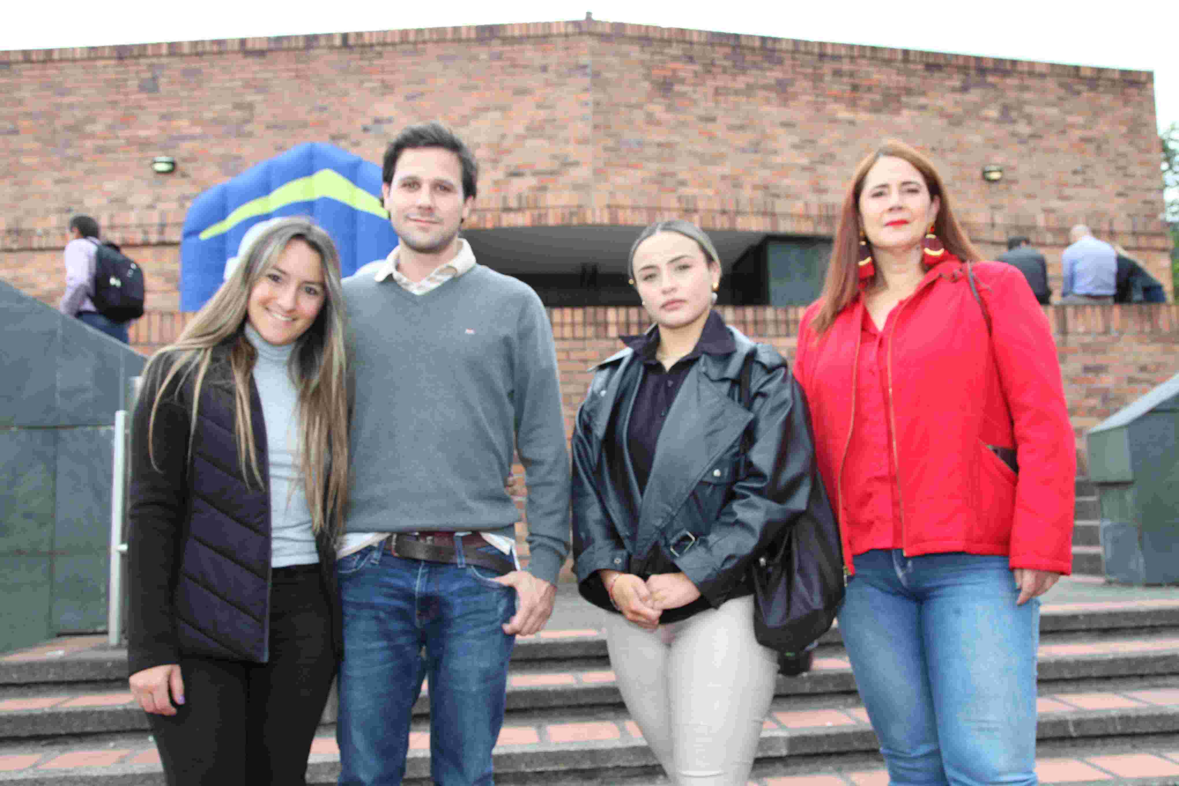María Duque, Santiago Cadavid, Valentina Osorio y María del Pilar Pérez.
