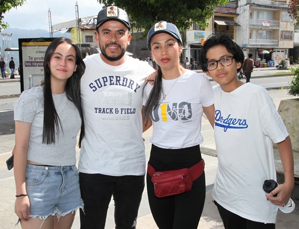 Evelyn Gómez, Guillermo Gómez, Marcela Ospina y Cristián Gómez.