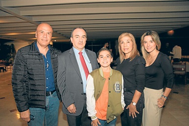 Fotos | Argemiro Idárraga | LA PATRIA Jhon Santacoloma Mejía, Carlos Tadeo Giraldo, Martín González González, Patricia Santacoloma Mejía y Andrea González Santacoloma.