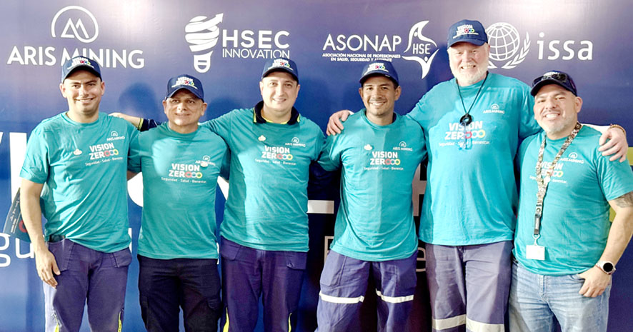 Andrés Abad, superintendente ASM; Gabriel Martínez, gerente QHS Colombia; Jorge Caro; gerente QHS Marmato; Rubén Rotavista, socio de pequeña minería; Richard Thomas, CEO, y Alejandro Gálvez, gerente general Aris Mining Marmato.