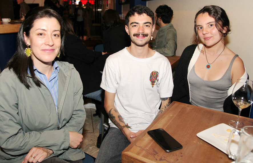Marcela Restrepo Jaramillo, Mateo Uribe y Manuela Marín.