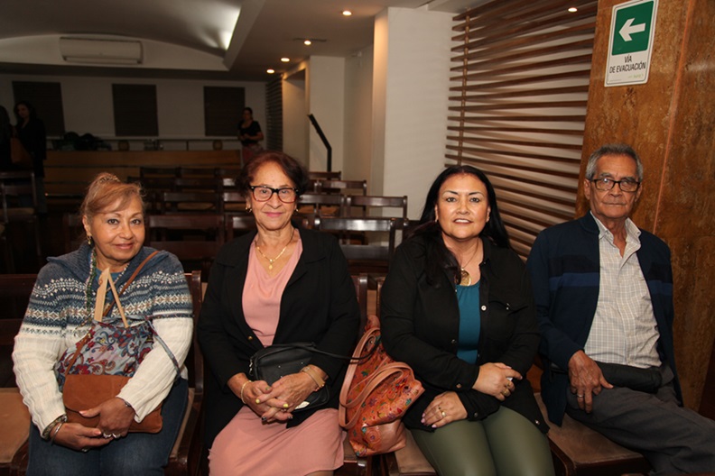 Olga Samper, Inés Blandón, Luz Estella Valencia y Fernando Restrepo. Olga Samper, Inés Blandón, Luz Estella Valencia y Fernando Restrepo.