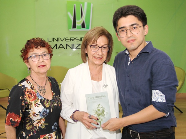 Alba Nelfy Bernal, Fanny Bernal y Julián Santiago Bernal.