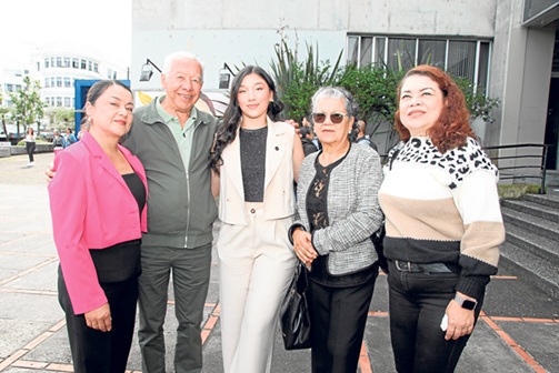Fanny Vallejo,Camilo García, Gabriela García, Lina María García y Claudia María González.