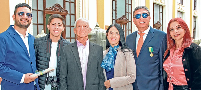 Julián Andrés López, Esteban López, Hernán Morales, Doris Morales, Julián Marino López, Isabel Cristina López. Julián Andrés López, Esteban López, Hernán Morales, Doris Morales, Julián Marino López, Isabel Cristina López.
