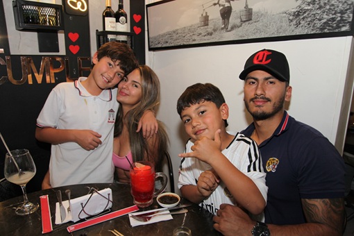 Maximiliano Toro, Vanesa Gutiérrez, Julio Gutiérrez y Luciano Cardona.