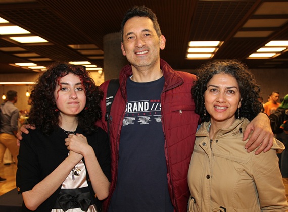 Isabella Rincón, Javier Castro y Sandra Rincón. Isabella Rincón, Javier Castro y Sandra Rincón.