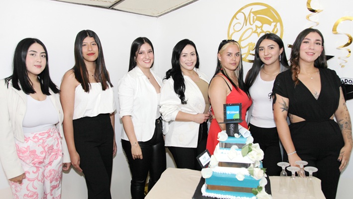 Elim Corrales, Ximena Triana, Andrea Bedoya, Luisa Tabares, Mariluz Tabares y Nicol Alzate. Elim Corrales, Ximena Triana, Andrea Bedoya, Luisa Tabares, Mariluz Tabares y Nicol Alzate.
