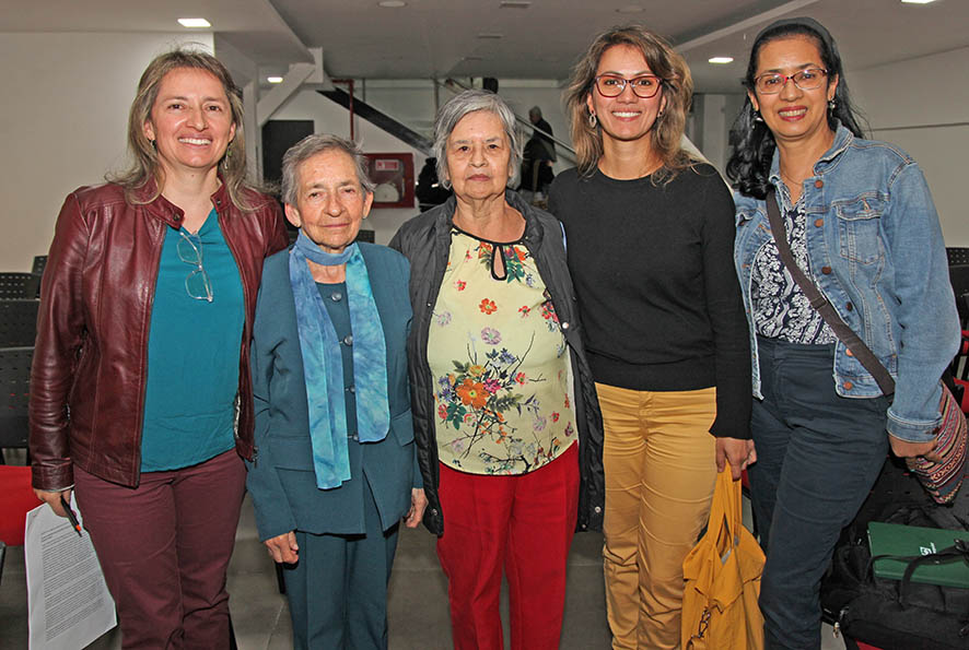Carmen Elisa Henao, Gabrielina Jiménez, Abigail Peña, Carolina Villada y Adriana Quiceno. Carmen Elisa Henao, Gabrielina Jiménez, Abigail Peña, Carolina Villada y Adriana Quiceno.