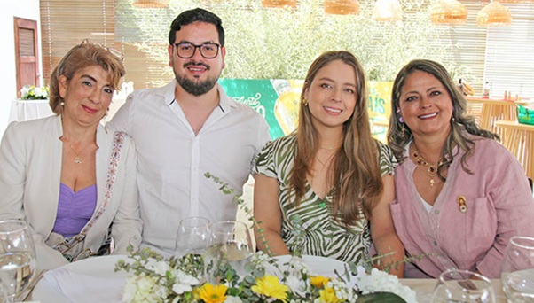 Luz Dary Silva, Luis Alonso Gil, Bibiana Cardona y Alba Marina Posada. Luz Dary Silva, Luis Alonso Gil, Bibiana Cardona y Alba Marina Posada.