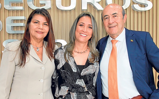 Julialba Díaz, Yamile Valencia y Horacio Ortiz. Julialba Díaz, Yamile Valencia y Horacio Ortiz.