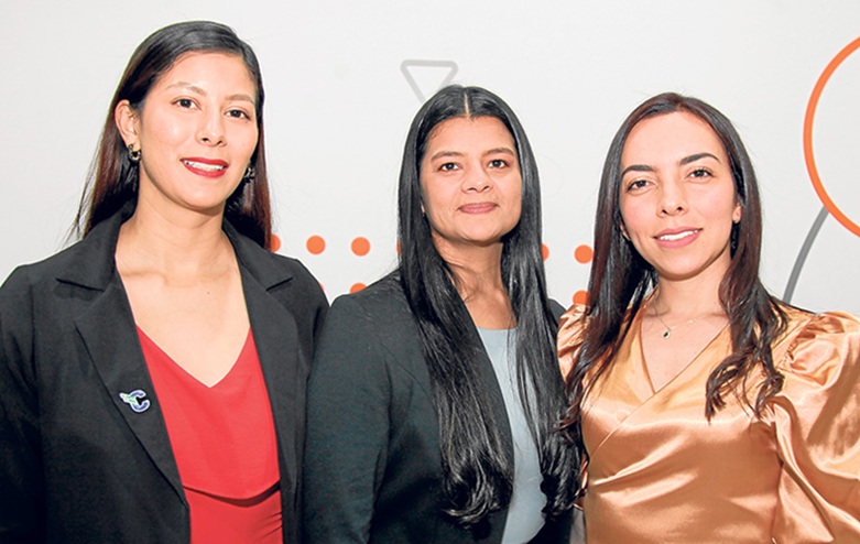 Tania Murillo, Dina Ríos y Marcela Salgado. Tania Murillo, Dina Ríos y Marcela Salgado.