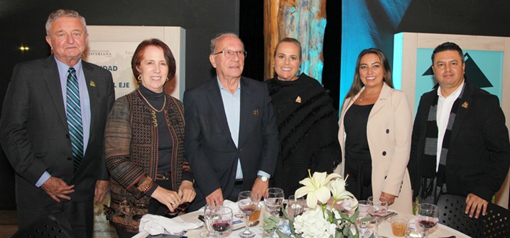 Jaime Cárdenas, Mónica Cuartas, Guillermo Hurtado, Ángela María Mejía, Isabel Ríos y Andrés Correa. Jaime Cárdenas, Mónica Cuartas, Guillermo Hurtado, Ángela María Mejía, Isabel Ríos y Andrés Correa.
