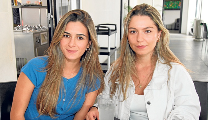 María Paz Hoyos y Juanita Gómez. María Paz Hoyos y Juanita Gómez.