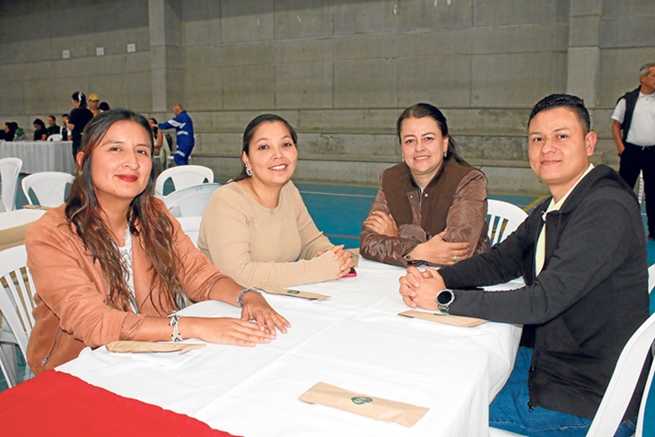 Luz Estella Chamorro, Edna Osorio, Ana María Gómez y Jhonnatan Urrego. Luz Estella Chamorro, Edna Osorio, Ana María Gómez y Jhonnatan Urrego.