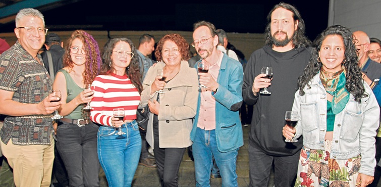 Carlos Merchán, Lorena Madrid, Alejandra Guerrero, María Gina Salazar, Carlos Mario Uribe, Naty Selva y William Garzón.